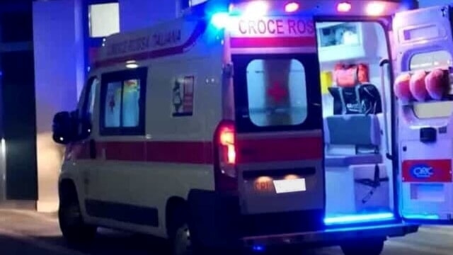 Salerno, giovane aggredita nel centro storico