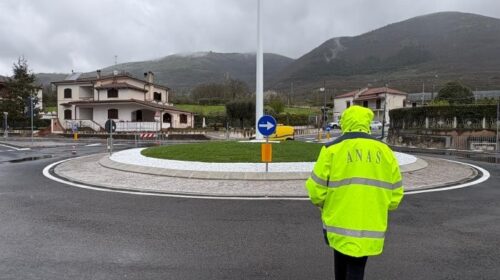 Inaugurata la nuova rotatoria sulla SS19 “delle Calabrie”: ora più sicurezza