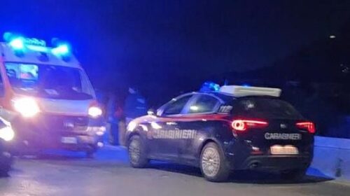 Auto perde il controllo e finisce contro un muretto, paura tra Nocera Inferiore e Nocera Superiore