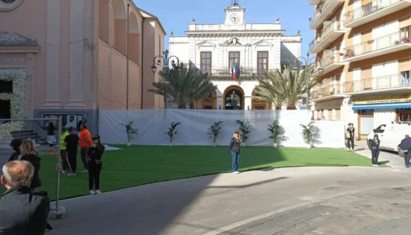 Cantiere diventa set per le nozze: è caos a San Marzano sul Sarno