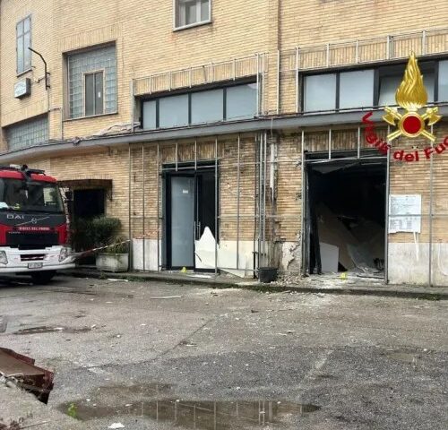 Bomba alla funeral home di Cava de’ Tirreni, indagini nel campo del settore funerario