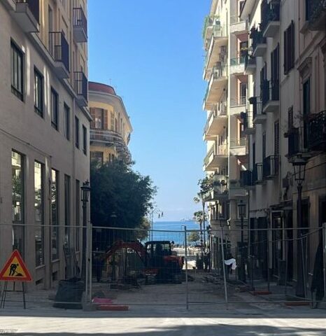 Salerno, restyling in via Velia: in ginocchio le attività commerciali