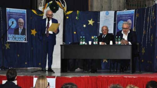 Salerno, a Fratte con De Luca e Cascone si discute del futuro dei rioni collinari Salerno, a Fratte con De Luca e Cascone si discute del futuro dei rioni collinari