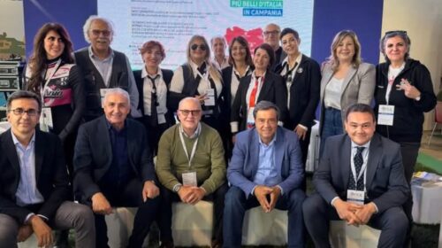 Grande partecipazione al convegno sui “Borghi più belli d’Italia” in Campania: presentato il progetto innovativo di mototurismo “Donne in Moto nei Borghi”