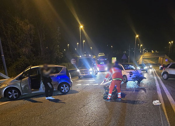 Pontecagnano, incidente presso lo svincolo autostradale: grave un 59enne