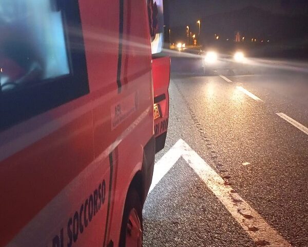 Tamponamento tra due auto all’uscita autostradale di S. Mango: grave una donna
