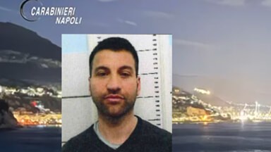 Blitz a Vietri, il capoclan dei Mazzarella “tradito” da soldi e social Blitz a Vietri, il capoclan dei Mazzarella “tradito” da soldi e social