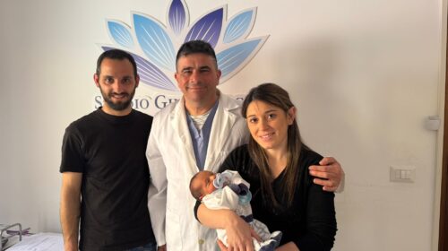Polichetti e il miracolo della vita ad Agropoli: nasce Luca nonostante il ritardo di crescita fetale. Festa per i genitori di Cava de’ Tirreni 