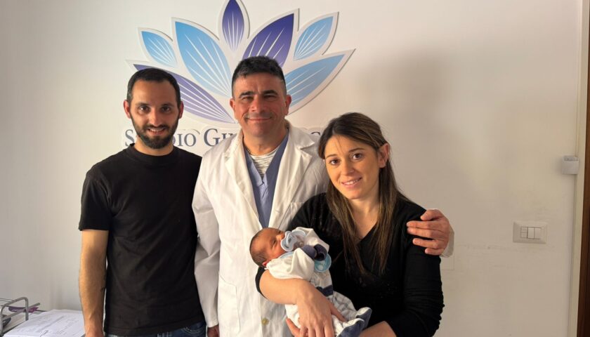 Polichetti e il miracolo della vita ad Agropoli: nasce Luca nonostante il ritardo di crescita fetale. Festa per i genitori di Cava de’ Tirreni 