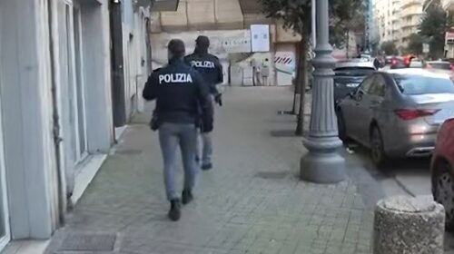 Fuori servizio, agente arresta ricercato a margine della festa della Polizia a Salerno