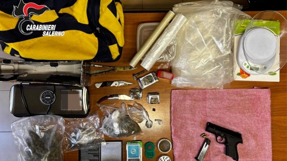 Salerno, spaccio di hashish e marijuana: pusher arrestato