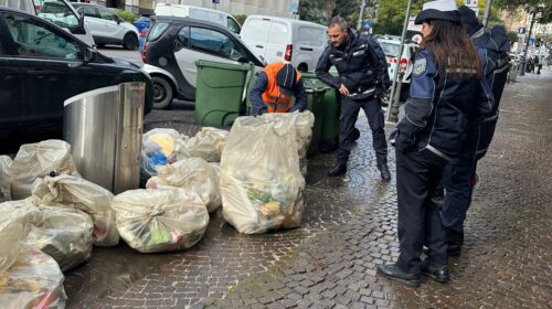 Controlli di Salerno Pulita e Polizia Municipale sugli errati conferimenti dei rifiuti