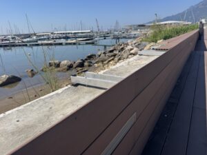 Salerno, continui raid vandalici nel sotto piazza della Libertà: solarium danneggiato