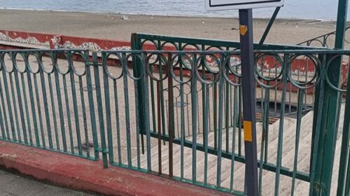 Salerno, a Mercatello rubato palo segnaletica divieto sosta moto davanti spiaggia Balnea