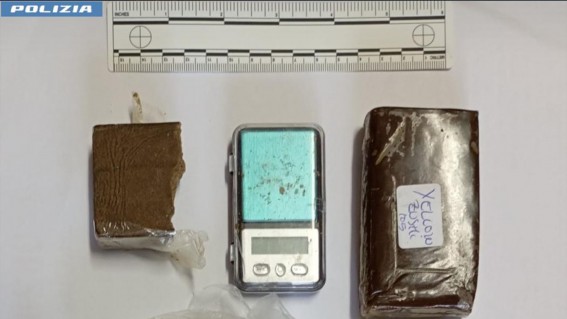 Battipaglia, spaccio di sostanze stupefacenti: 20enne arrestato