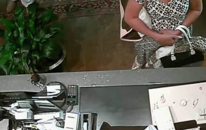 Arezzo, furto con destrezza in gioielleria: arrestate due ladre di Agropoli