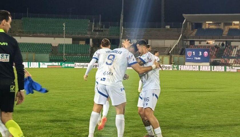 Play off lega Pro, Casarano da sogno: 5 gol al Cosenza al San Vito. Passa anche la Casertana