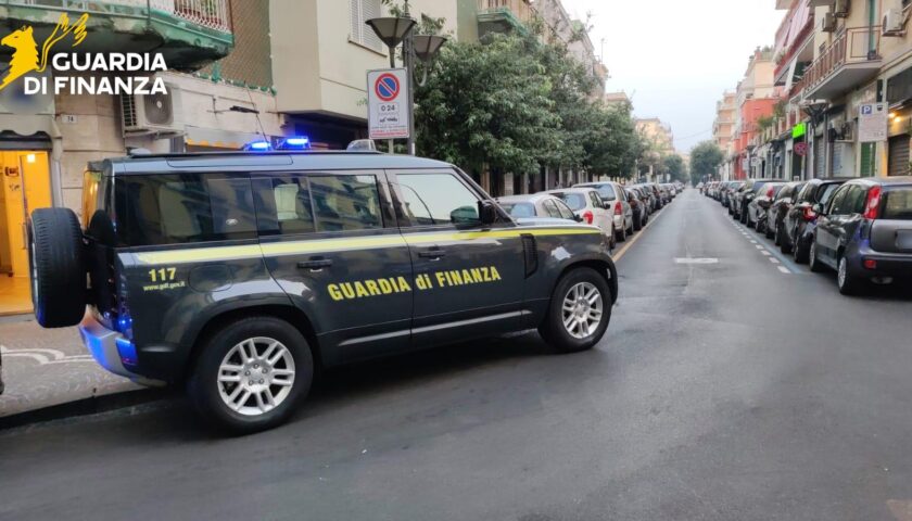 Torre Annunziata, sorpreso con la droga in auto: arrestato pusher salernitano