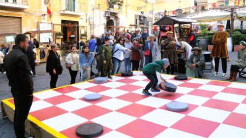 BOOM DI PRESENZE PER LA XXXIV FIERA DEL CROCIFISSO NEL CENTRO STORICO DI SALERNO