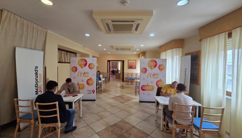 Il McDonald’s Job Tour fa tappa a Vibonati: colloqui per i 45 posti di lavoro