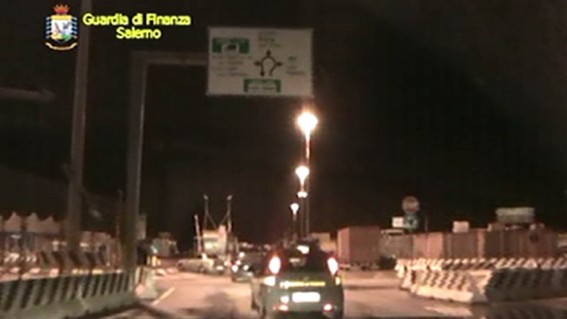 Salerno, traffico di droga dal Sud America nel porto: 8 arresti, sequestrati 180 kg di cocaina: i nomi