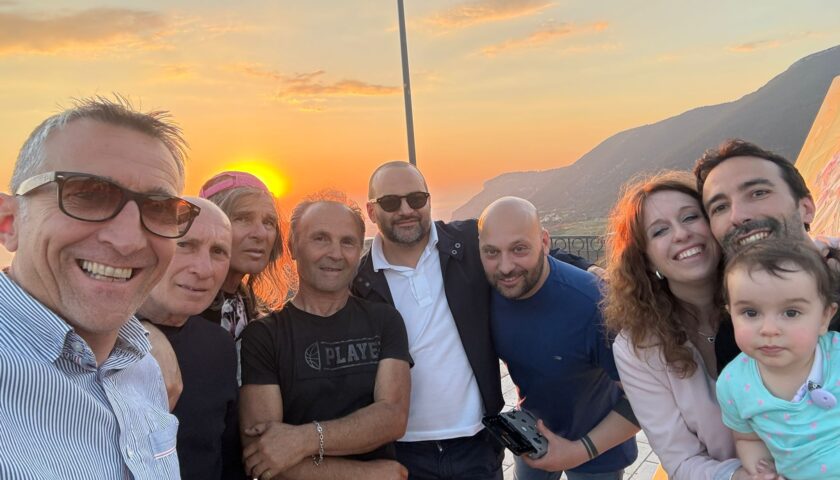 Trentinara. La “Terrazza del Cilento” diventa pittura: Fernando Mangone e la nascita luminosa di Afrodite