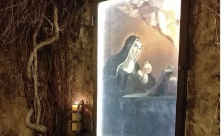 Salerno celebra oggi Santa Rita: messe, rosario suppliche e benedizione petali rose