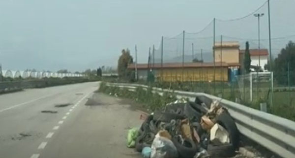 Scarica rifiuti sulla Mingardina,  ritiro della patente