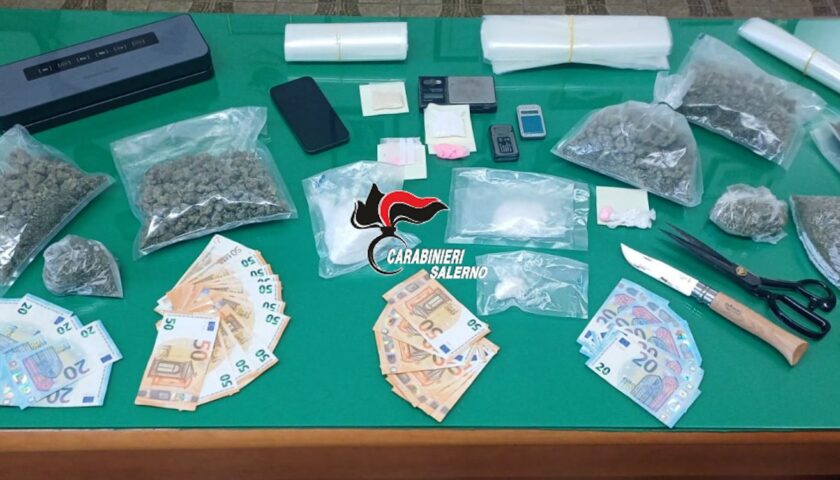 Tramonti, arrestato giovane per spaccio: in auto e in casa cocaina, hashish, ecstasy e ketamina
