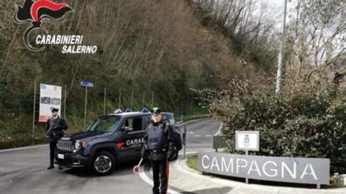 Lite durante il comizio a Campagna, arrestato