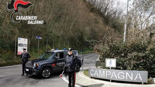 Lite durante il comizio a Campagna, arrestato