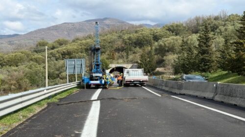 Cilentana, chiuso per 8 ore il tratto tra Montano Antilia e Massicelle per lavori Cilentana, chiuso per 8 ore il tratto tra Montano Antilia e Massicelle per lavori