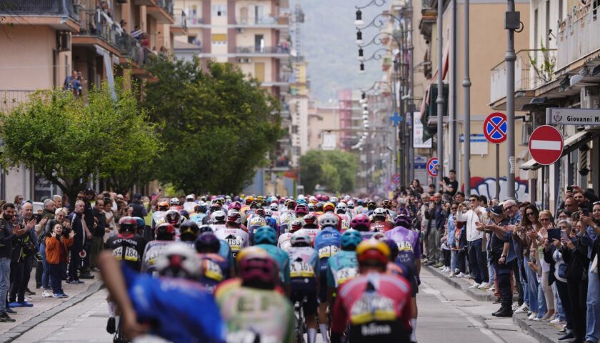 Giro d’Italia 2016, tappa salernitana con migliaia di spettatori