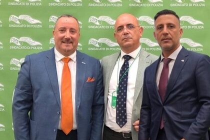 Follia a Cava de’ Tirreni, il Coisp si schiera con gli agenti feriti: “Un attacco allo Stato, servono pene esemplari”