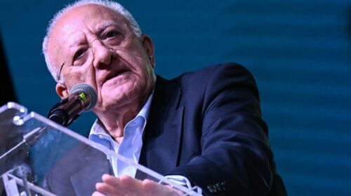 De Luca ancora sindaco: “Un voto che mi riempie d’orgoglio e mi emoziona, ora al lavoro senza respiro” De Luca ancora sindaco: “Un voto che mi riempie d’orgoglio e mi emoziona, ora al lavoro senza respiro”