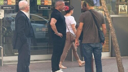 Salerno, De Luca a Pastena: allontana un questuante davanti al supermercato