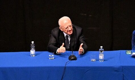 Salerno, De Luca chiude la campagna elettorale stasera in piazza Portanova sulle note di Gigi Finizio