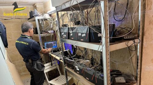 Pirateria, maxi blitz: 1000 clienti nei guai. Perquisizioni da Ravenna a Salerno ed Eboli