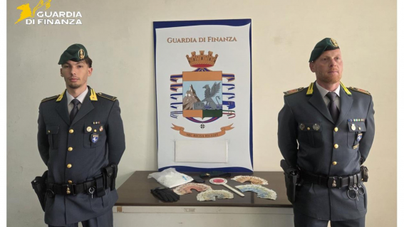 Salerno, scoperto con 770 grammi di cocaina: arrestato 23enne