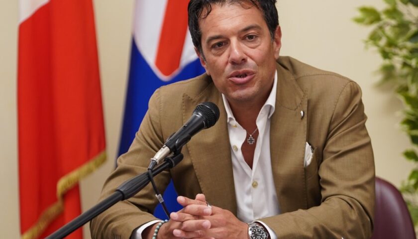 Dimissioni Morra: il sindaco di Vietri sul Mare Giovanni De Simone torna in Consiglio Provinciale