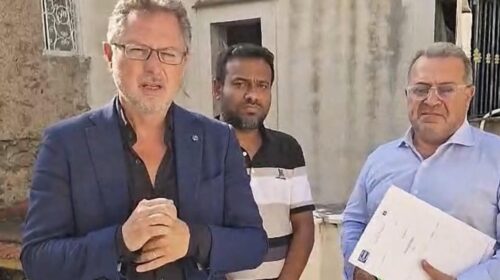 Diretta social di Borrelli con l’uomo evirato di Angri: “Violenza inaudita, servono 100 mila euro per ricostruire i genitali” Diretta social di Borrelli con l’uomo evirato di Angri: “Violenza inaudita, servono 100 mila euro per ricostruire i genitali”