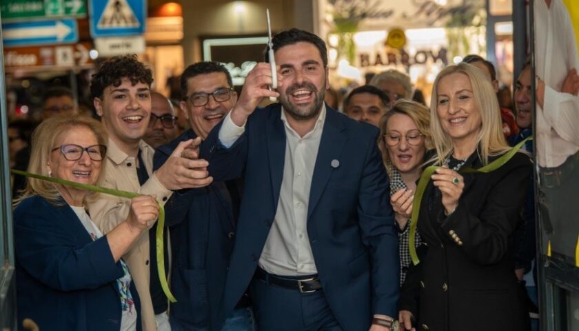 Elezioni comunali a Cava de’ Tirreni e Angri, Villani (M5S) tira la volata ai candidati sindaci Accarino e Iozzino
