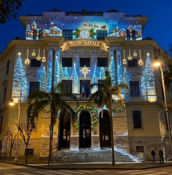 Salerno, Luci d’Artista: gara da 1,7 milioni per le opere, illuminati alcuni edifici storici