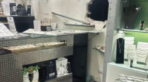 Salerno, furto in un negozio di argenteria a Pastena: colpo da 20mila euro Salerno, furto in un negozio di argenteria a Pastena: colpo da 20mila euro