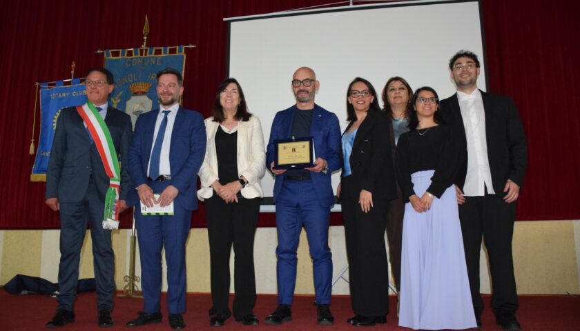 Successo per il premio Di Capua, Bassetti: “Conoscere i rischi per prevenire malattie infettive e tumori tra i giovani”.