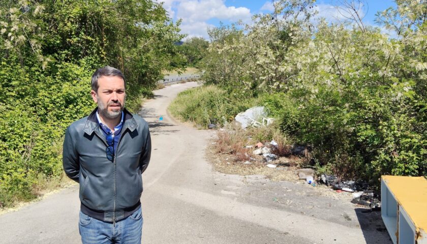 Salerno: Pastorano nel degrado tra rifiuti, rischi sanitari e scarsa illuminazione. Marenghi: “Urge bonifica”