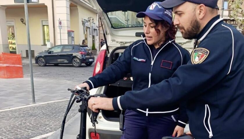 Bici elettriche modificate: oltre 15 sequestri e pioggia di multe. Stretta della Polizia Municipale
