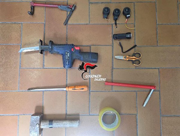 Pontecagnano, rubano all’interno di struttura comunale in ristrutturazione: 2 arresti