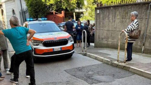 Dramma a Siano, donna di 59 anni morta in casa da giorni: si indaga