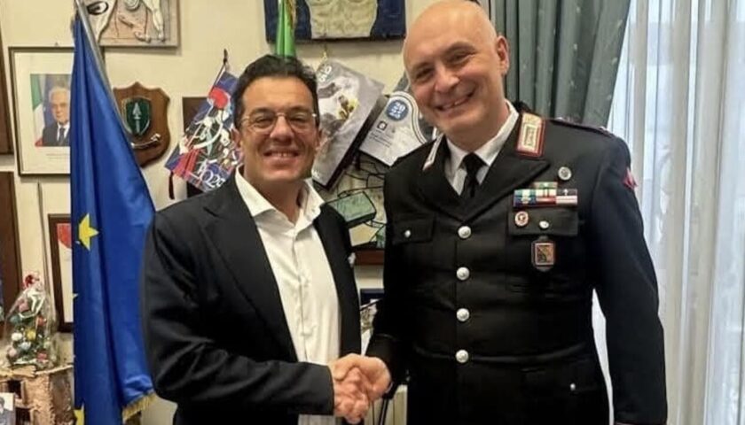 In sella ad uno scooter rubato, non si fermano all’alt: inseguiti e bloccati dai carabinieri a Vietri sul Mare